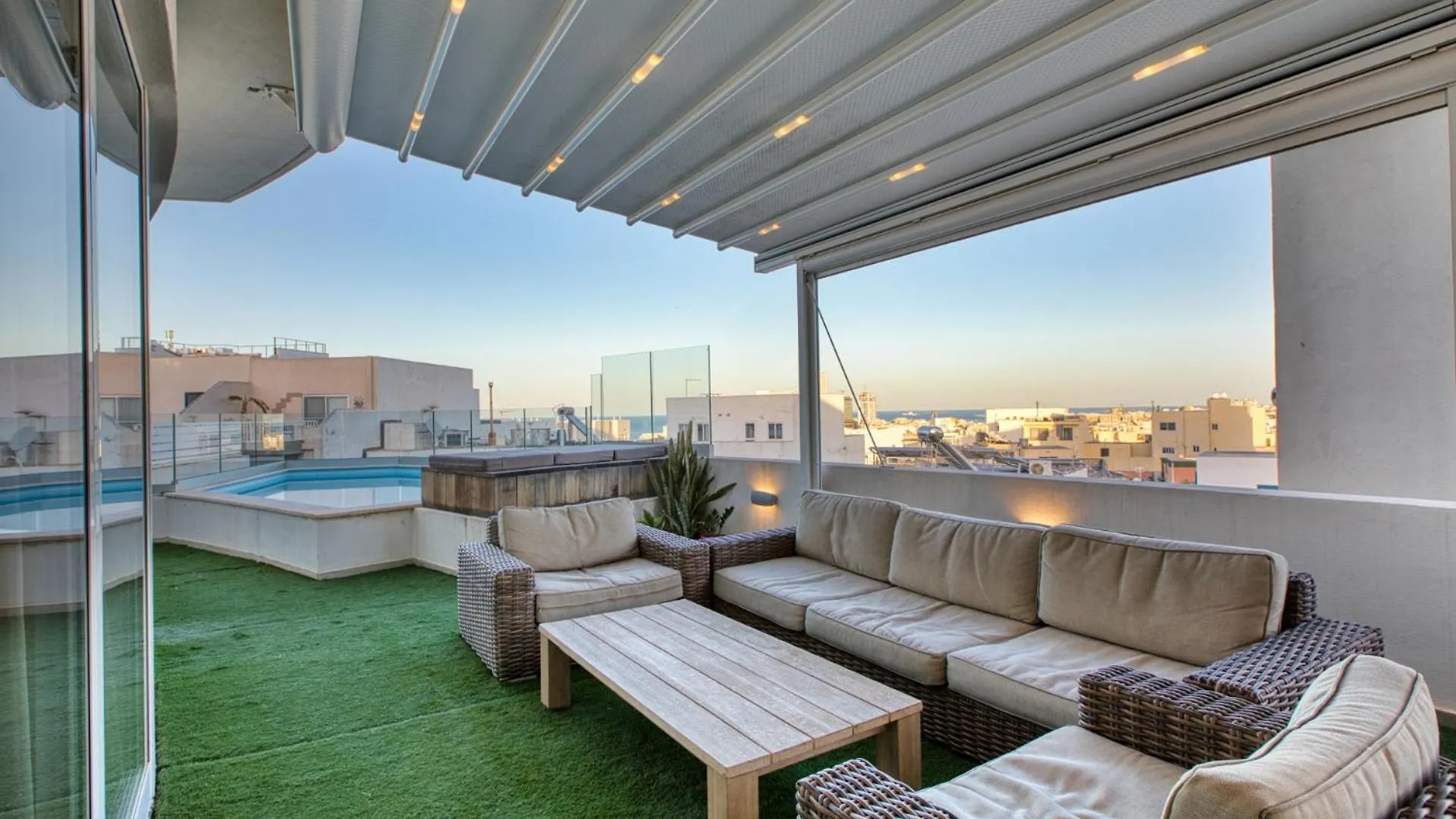 Beautiful Penthouse With Pool And Terrace Apartment Is-Swieqi