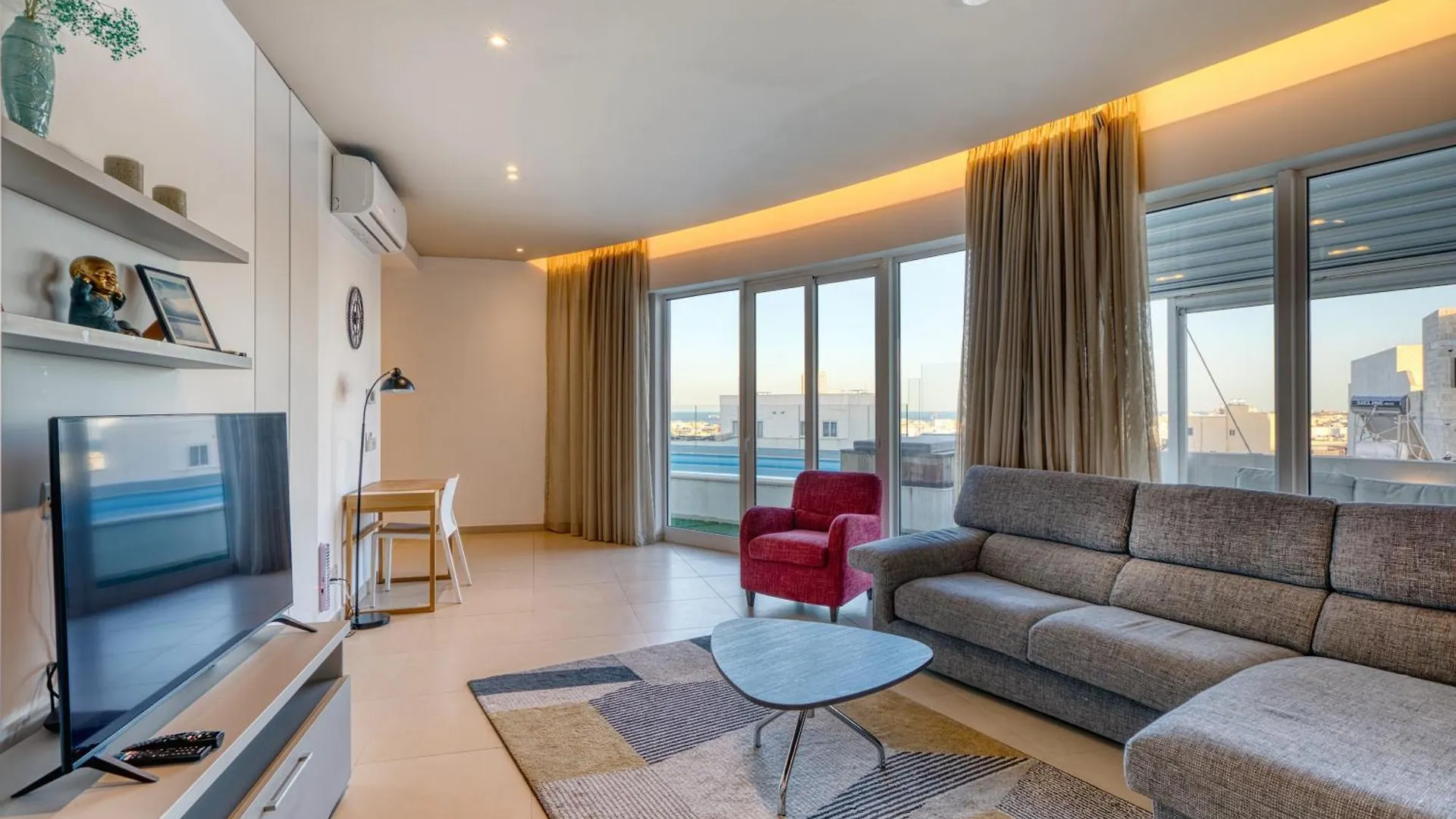 Beautiful Penthouse With Pool And Terrace Apartment Is-Swieqi